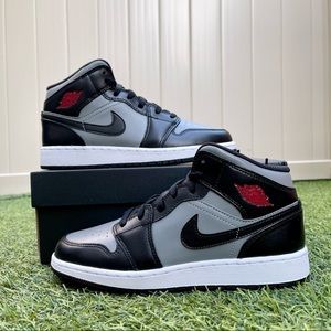 Nike Air Jordan 1 mid GS black grey